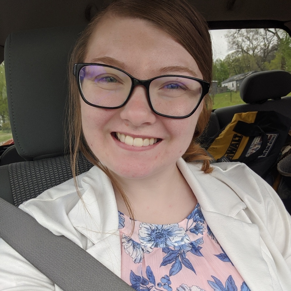 Meet your Posher, Caitlin